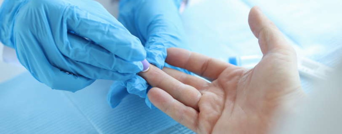 Test rapido su sangue capillare in farmacia: a Bari si amplia progetto pilota per l’uso appropriato degli antibiotici