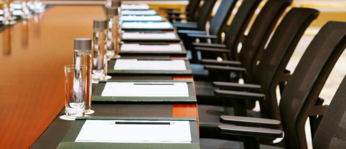 tavolo riunione consiglio commissione