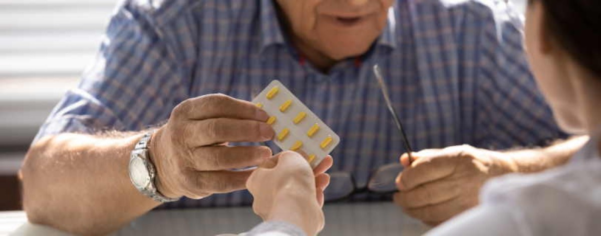 Farmaci oncologici orali, nuovo modello affida al farmacista monitoraggio, dosaggi ed esami di laboratorio