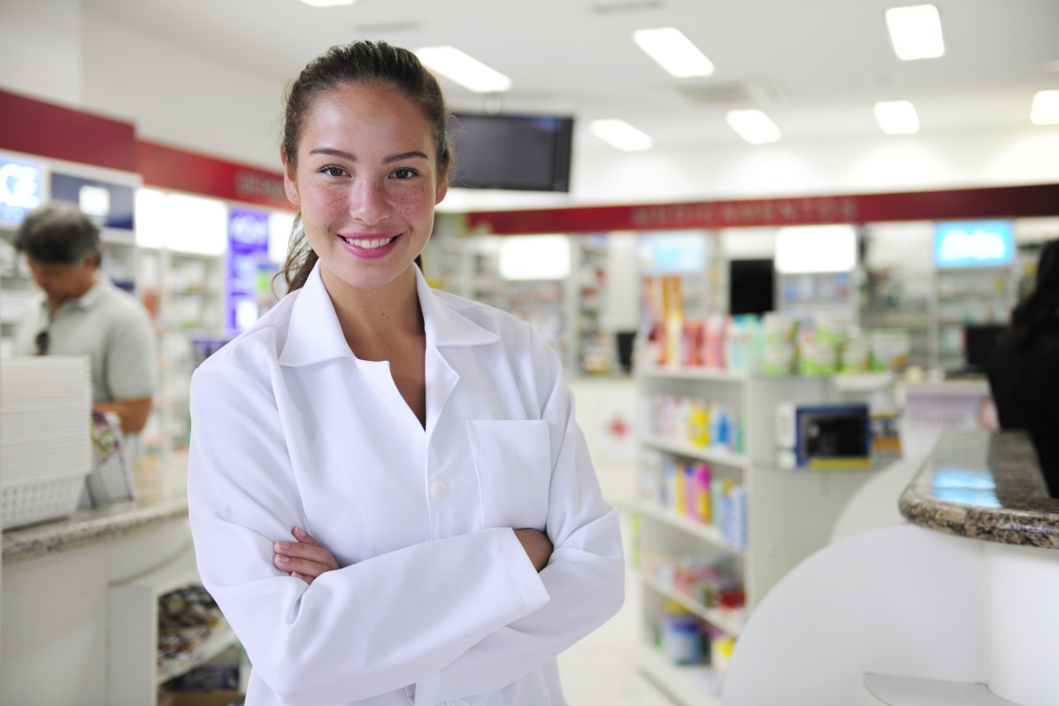 Farmacista donna castana