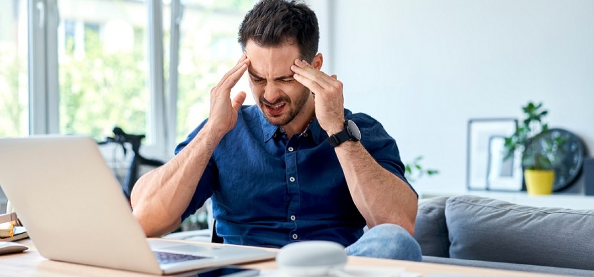 Cefalee, segnali d'allarme e uso corretto degli analgesici: vademecum per il farmacista