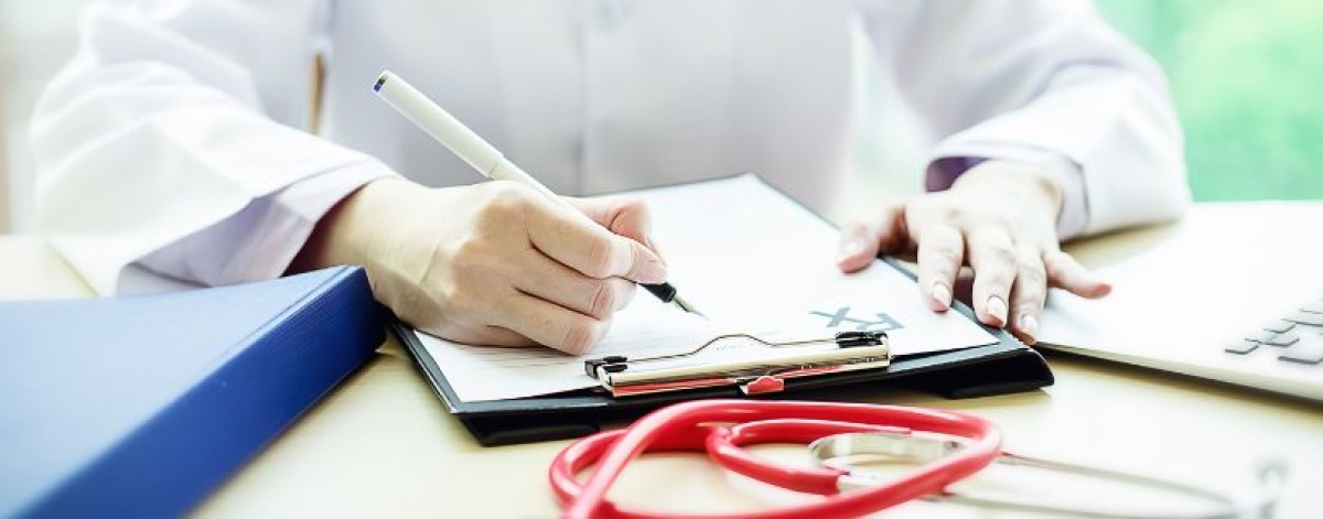 Farmacisti prescrittori, da settembre cambia il modello inglese: la prescrizione nei servizi in farmacia