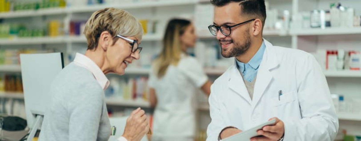 Farmacisti prescrittori, intervento su ricette problematiche in farmacia. Le indicazioni Nhs